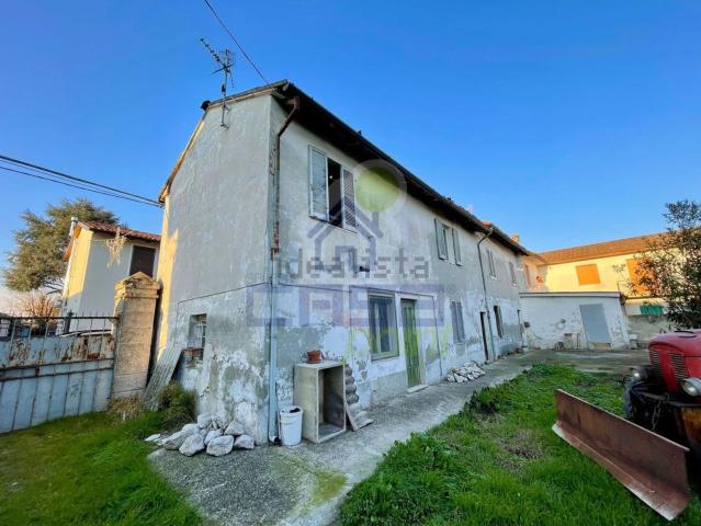 Casa in vendita a Pieve Porto Morone, Lombardia