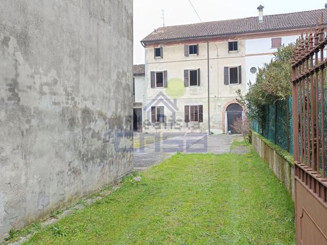 Casa in vendita a Pessina Cremonese, Lombardia