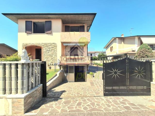 Casa in vendita a Misano di Gera d'Adda, Bergamo