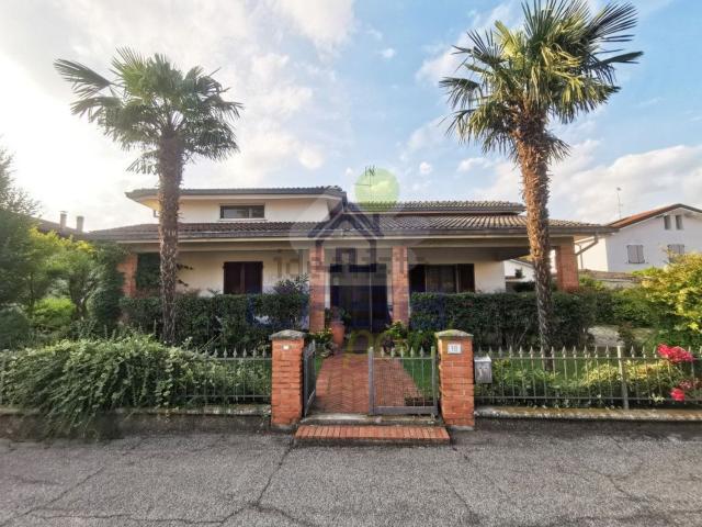 Casa in vendita a Dosolo, Lombardia