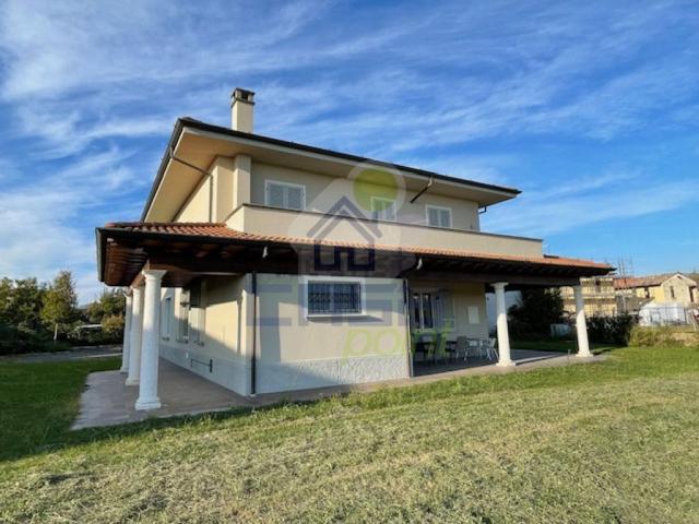 Casa in vendita a Monticelli D'ongina, Reggio Emilia