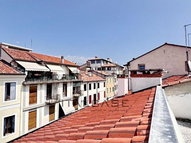 Casa in vendita a Pilastroni, Bassano Del Grappa