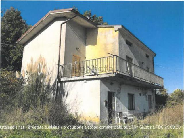 Casa in vendita a Cappuccini, Marche