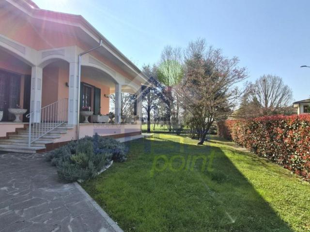 Casa in vendita a Bassa Reggiana, Re