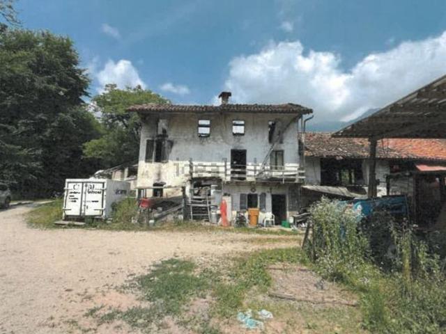 Casa in vendita a Feltre, Veneto