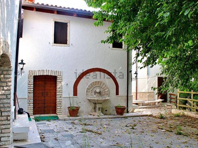 Casa in vendita a Fumane, Veneto