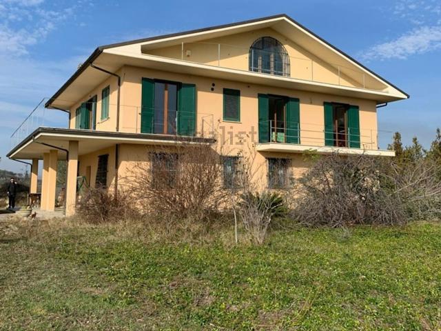 Casa in vendita a Unione dei Comuni della Val Vibrata, Sant'omero