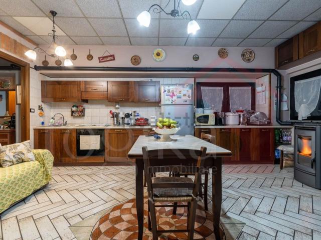 Casa in vendita a Roncaro, Lombardia