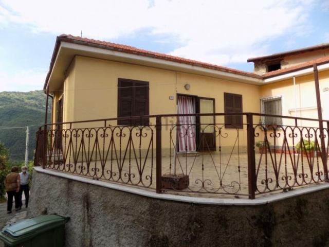 Casa in vendita a Borgomaro, Liguria