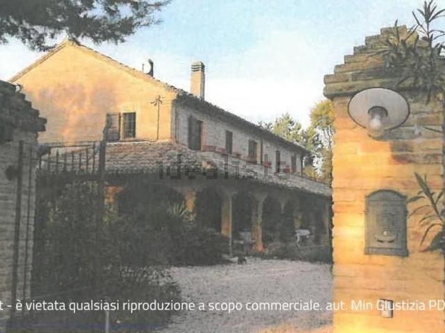 Casa in vendita a Cannelle, Marche