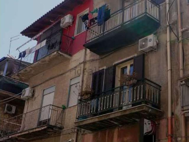 Casa in vendita a Valverde, Sicilia
