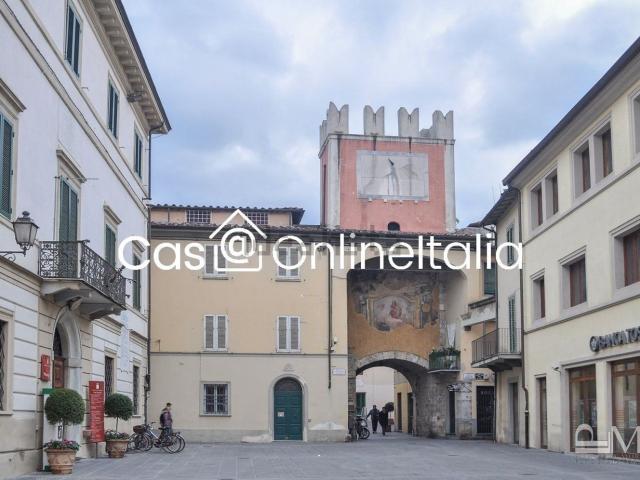 Casa in vendita a Camaiore, Toscana