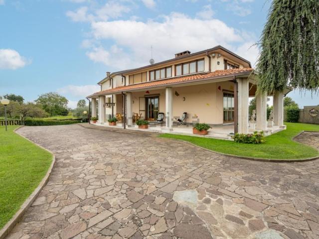 Casa in vendita a Groppello D'adda, Lombardia