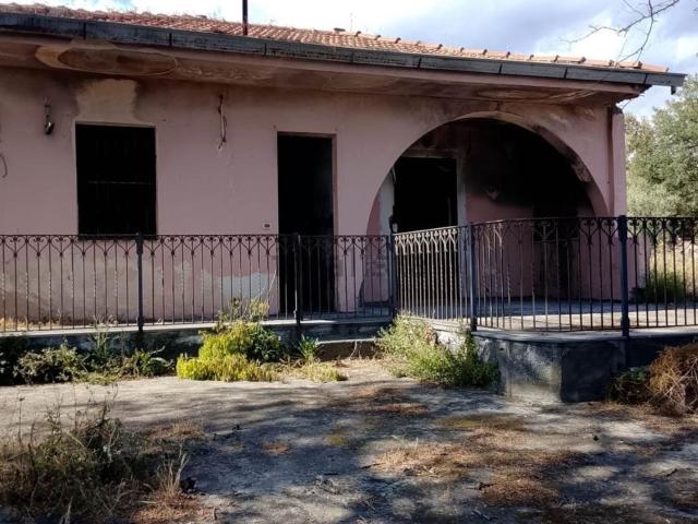 Casa in vendita a Villaggio del Pino, Belpasso