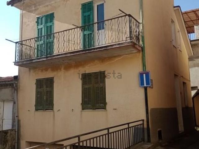Casa in vendita a Aurigo, Liguria