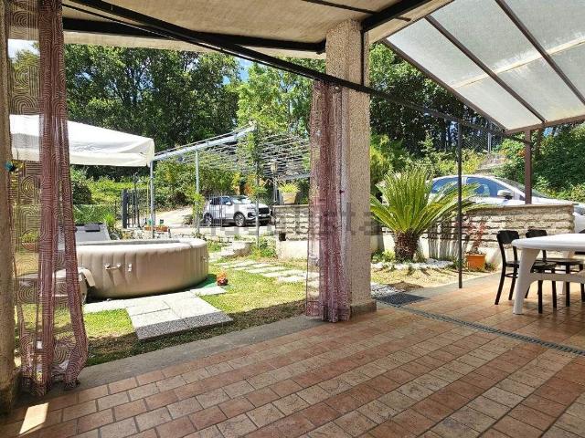 Casa in vendita a Soriano Nel Cimino, Lazio