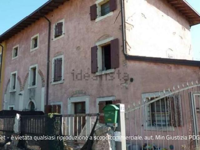 Casa in vendita a Nogarole Rocca, Veneto