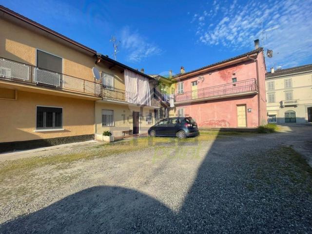 Casa in vendita a Pieve Porto Morone, Lombardia