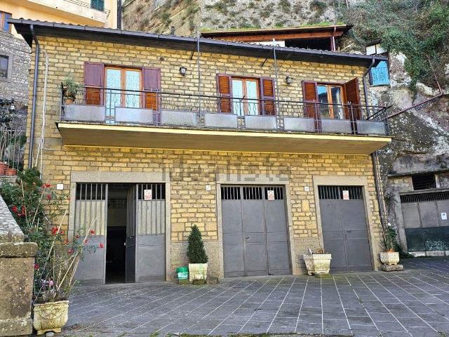 Casa in vendita a Soriano Nel Cimino, Lazio