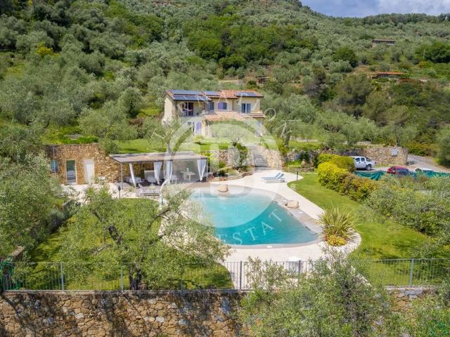 Villa Indipendente in vendita a Dolceacqua, Liguria