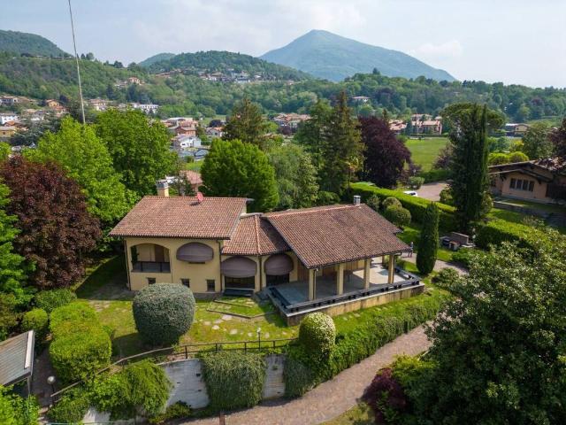 Villa Indipendente in vendita a Torricella, Erba