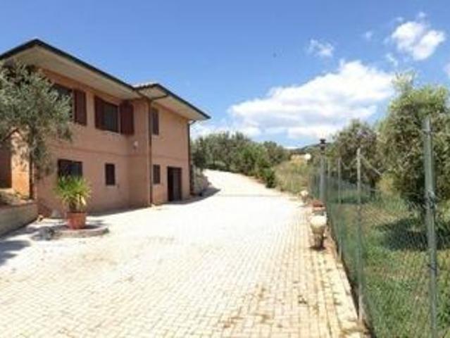 Villa Indipendente in vendita a Follonica, Toscana
