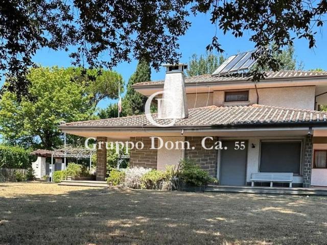 Villa Indipendente in vendita a Tonfano, Toscana