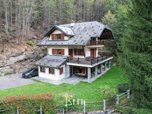 Villa Indipendente in vendita a Piemonte, Vercelli