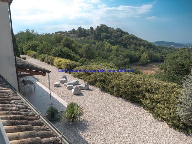 Villa Indipendente in vendita a Marche, Pesaro E Urbino