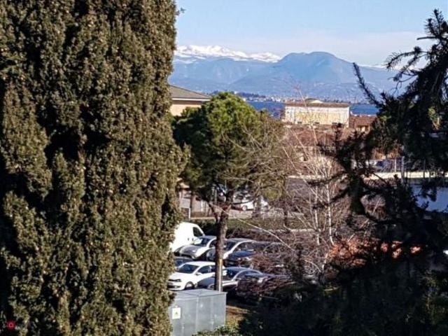 Villa Indipendente in vendita a Desenzano Del Garda, Brescia