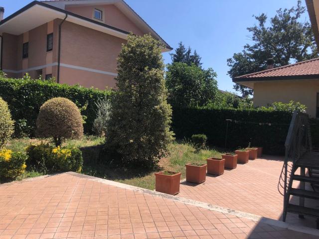 Villa Indipendente in vendita a Squarciarelli, Roma Capitale