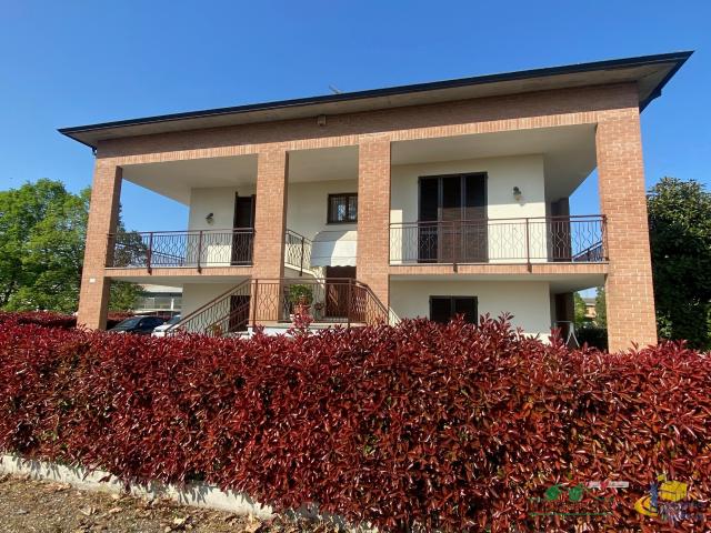 Villa Indipendente in vendita a Fontanellato, Reggio Emilia