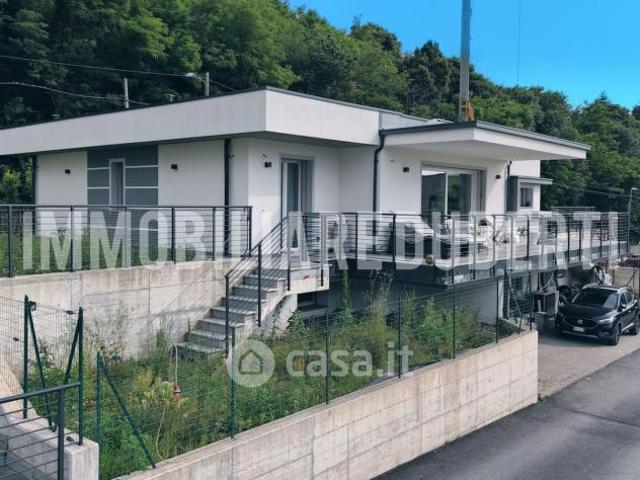 Villa Indipendente in vendita a Comunità Montana Valli del Verbano, Gavirate