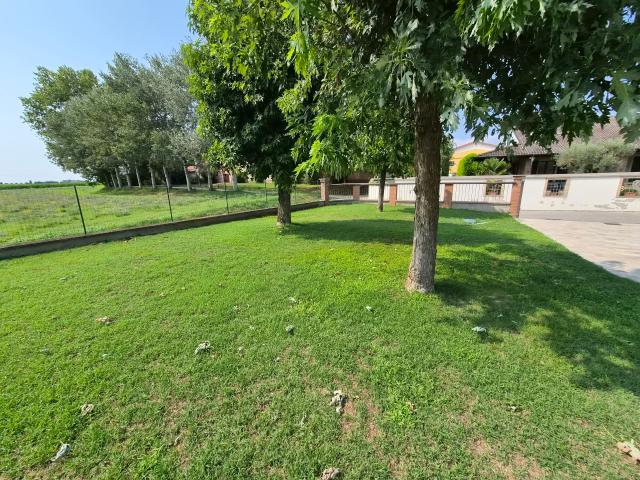 Villa Indipendente in vendita a Rivarolo Mantovano, Lombardia