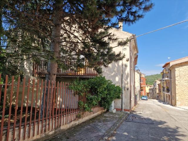 Villa Indipendente in vendita a Cansano, Abruzzo
