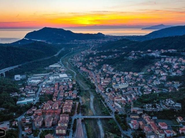Villa Indipendente in vendita a Verici inferiore, Casarza Ligure