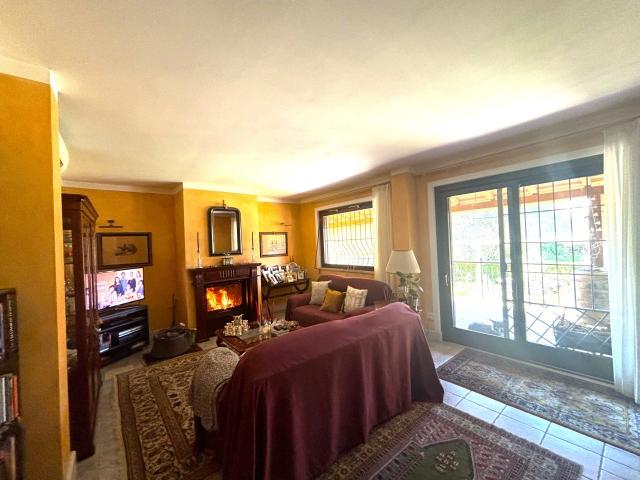 Villa Indipendente in vendita a Enaoli, Monte Argentario