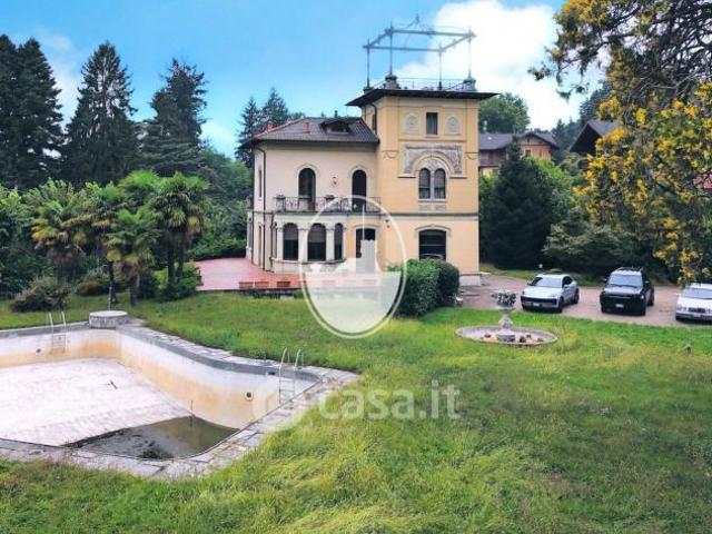 Villa Indipendente in vendita a Varese, Lombardia