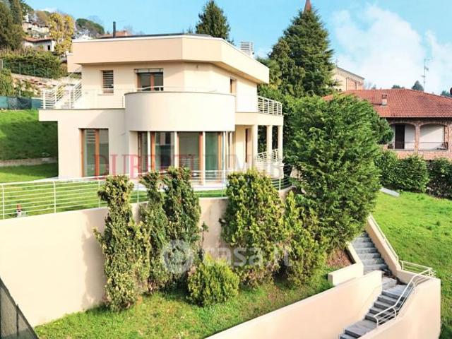 Villa Indipendente in vendita a Varese, Lombardia
