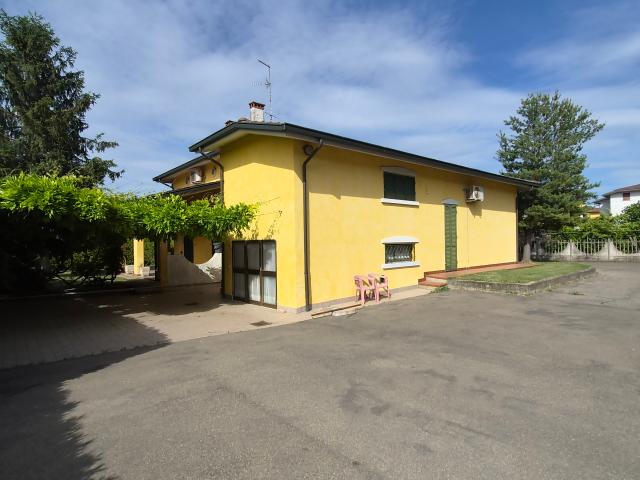 Villa Indipendente in vendita a Casalmaggiore, Lombardia