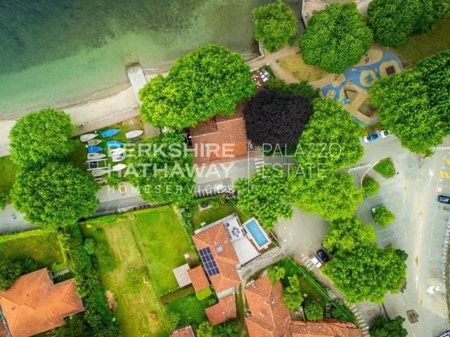 Villa Indipendente in vendita a Comunità Montana Valli del Verbano, Laveno Mombello