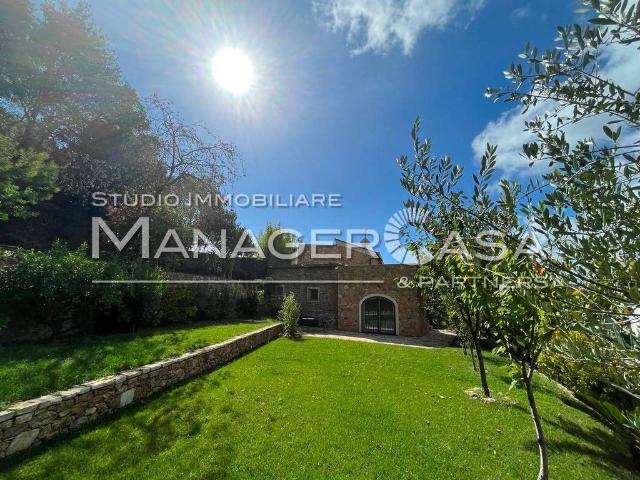 Villa Indipendente in vendita a Finale Ligure, Liguria