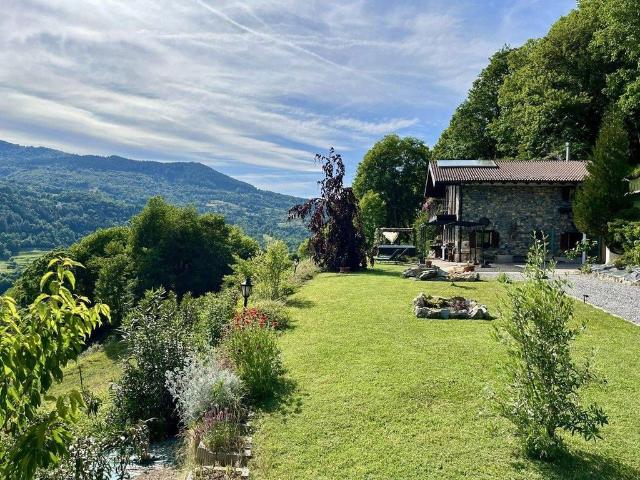 Villa Indipendente in vendita a Blessagno, Lombardia