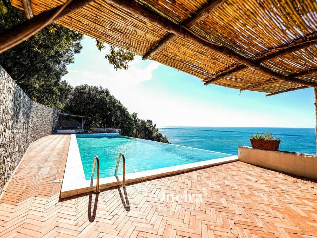 Villa Indipendente in vendita a Maiori, Campania
