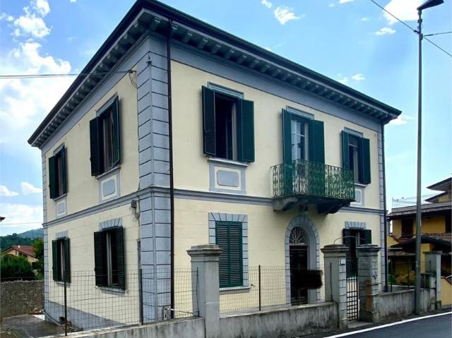 Villa Indipendente in vendita a Massarosa, Toscana