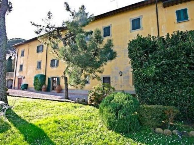 Villa Indipendente in vendita a Montecatini Terme, Toscana