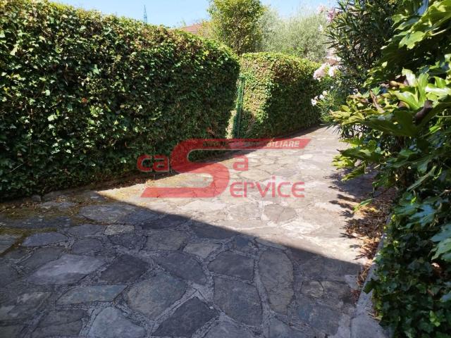 Villa Indipendente in vendita a Montecatini Terme, Toscana
