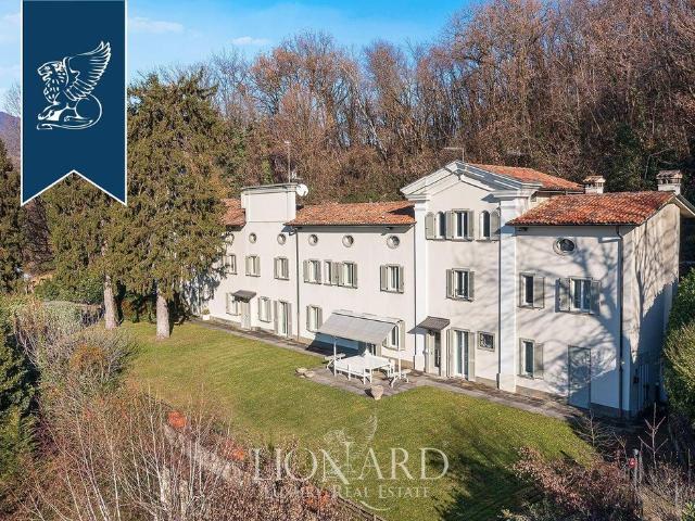 Villa Indipendente in vendita a Nembro, Lombardia