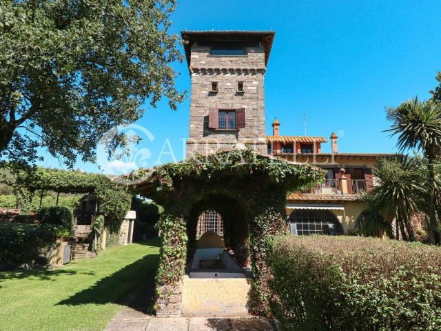 Villa Indipendente in vendita a Nepi, Lazio