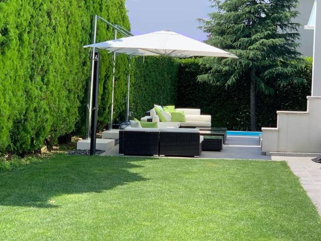 Villa Indipendente in vendita a Oggiono, Lombardia